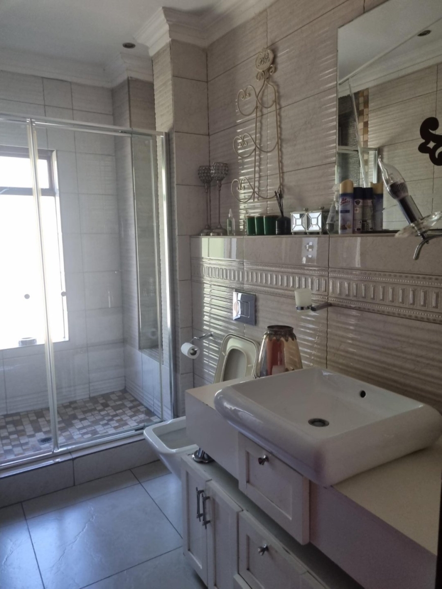 To Let 2 Bedroom Property for Rent in Melodie North West